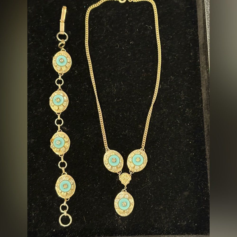 VTG Sarah Coventry Gold Tone and Faux Turquoise Jewelry Set 1949